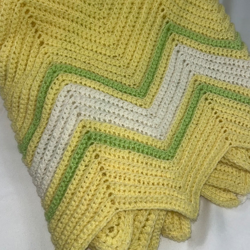 Handmade Crochet Blanket Yellow Green White Chevron Zig Zag Throw Knit 52 x 74‎